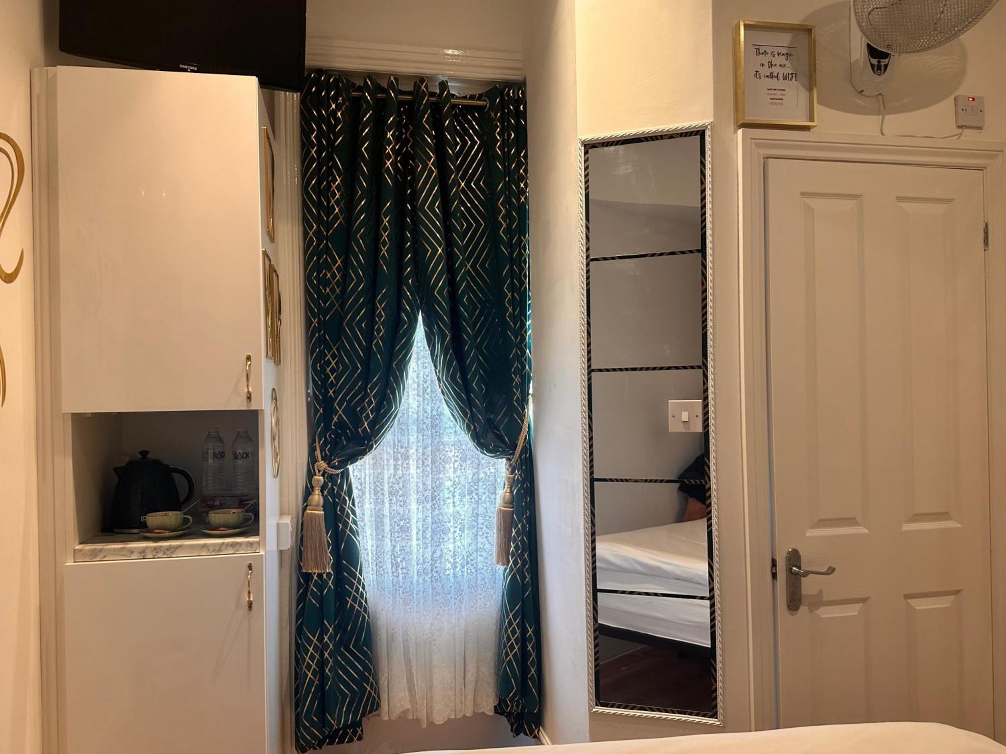 Maria Apartment Лондон Екстериор снимка